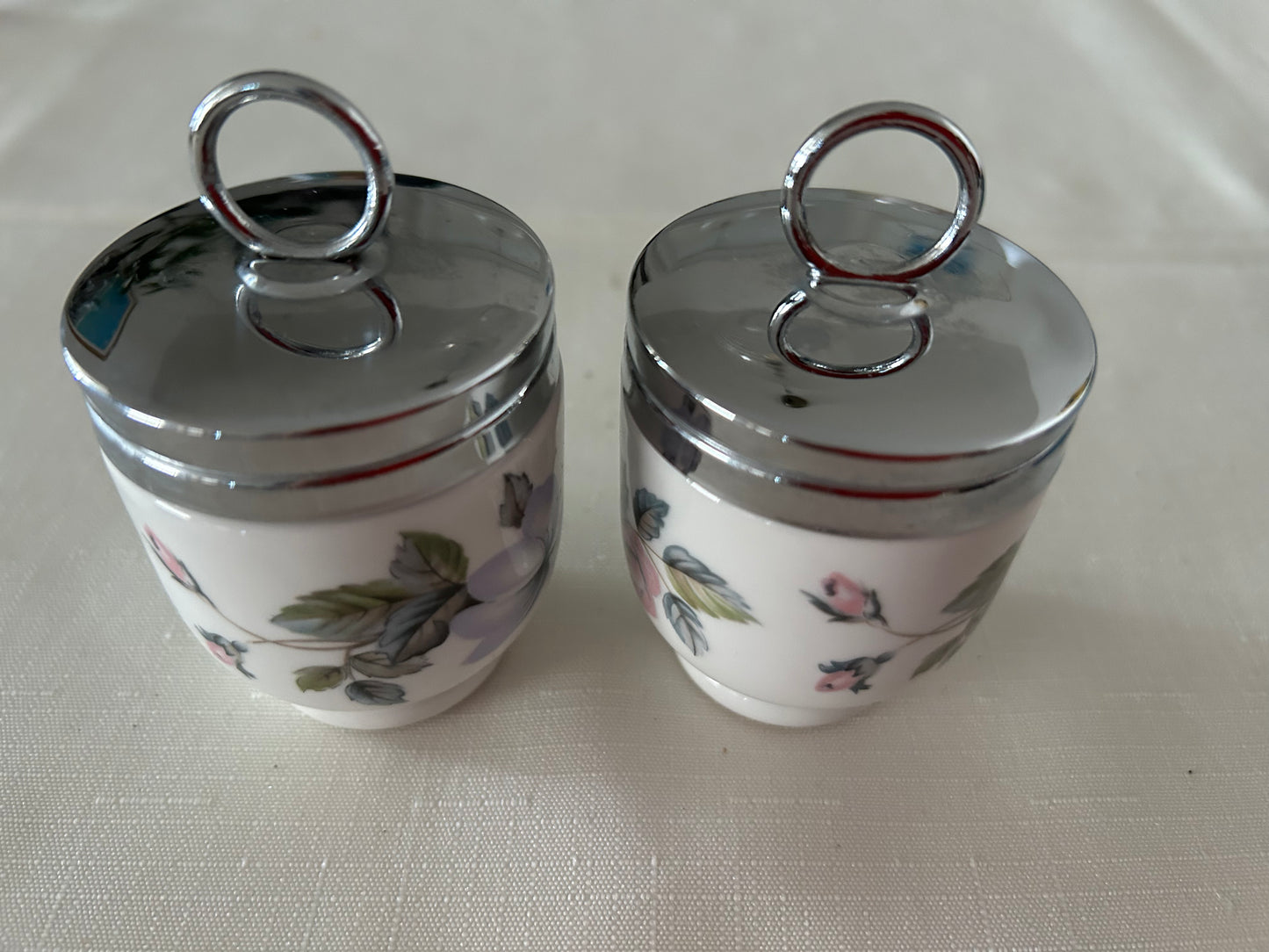 Coquetiers en porcelaine anglaise (avec la boîte d'origine)