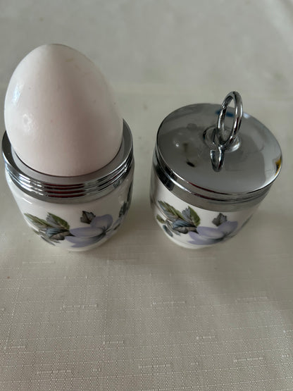 Coquetiers en porcelaine anglaise (avec la boîte d'origine)