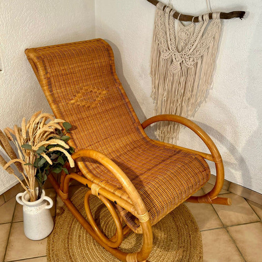 Chaise à bascule en rotin